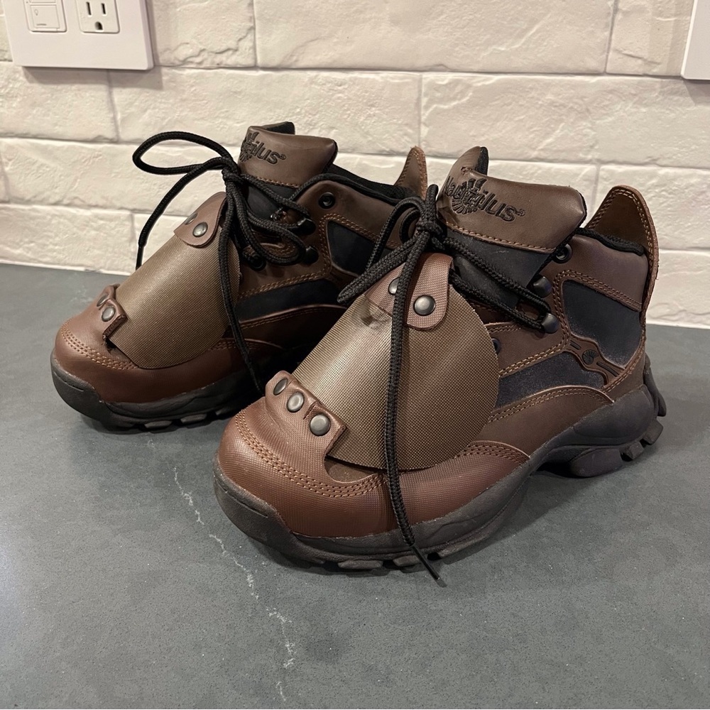 Nautilus sz 7 N1562 brown EH metatarsal safety work boots